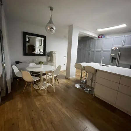Mediterranean House - Privadas En Casa Compartida Privat bolig *